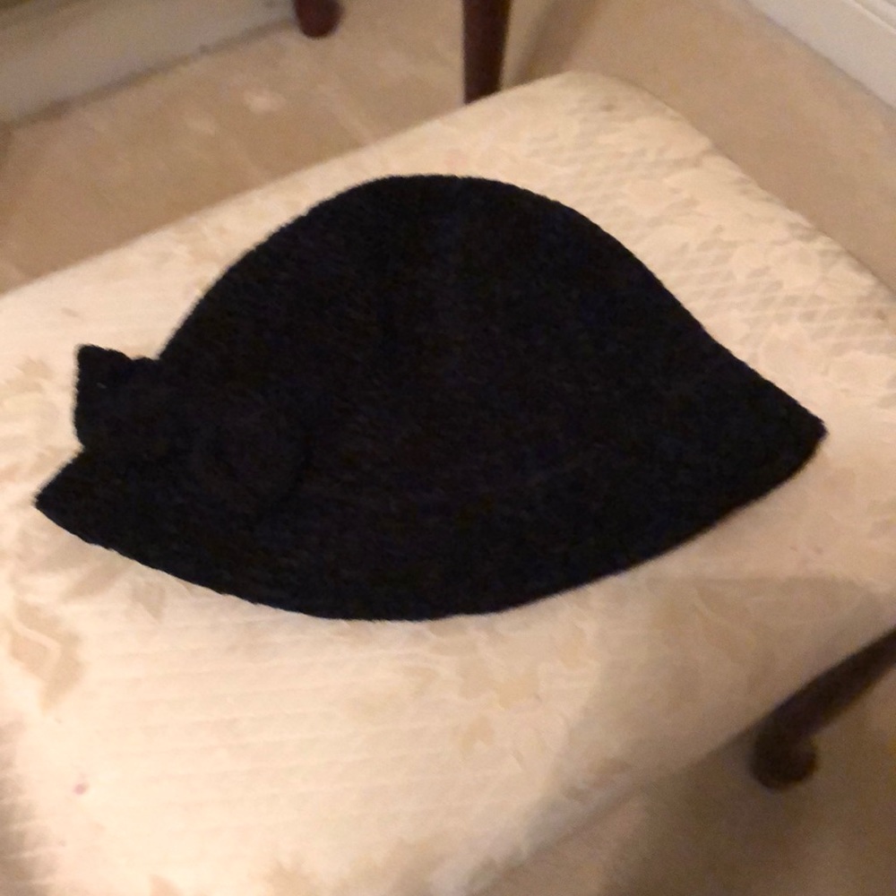 Soft faux velvet black hat-August small bow accent